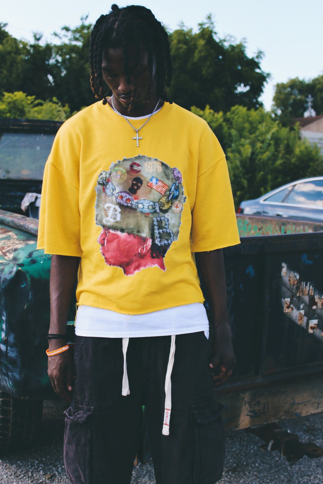 Helmet cropped tee (yellow)